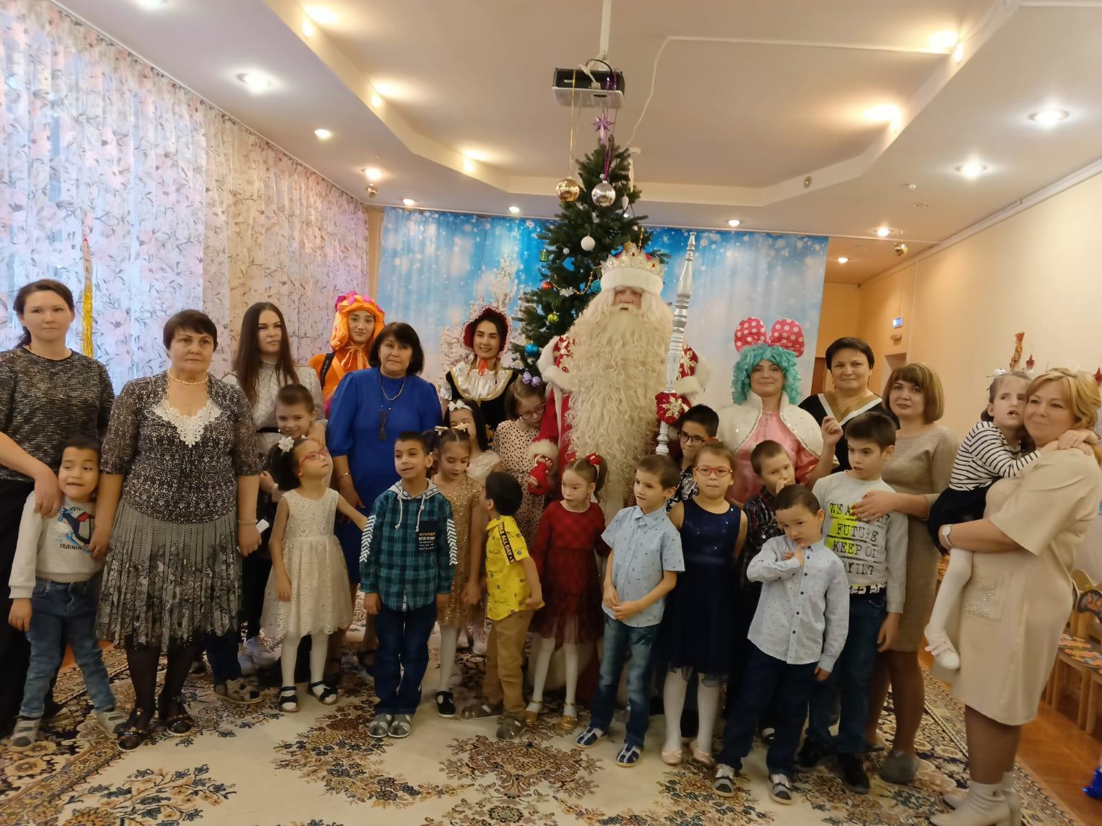 Сегодня Дед Мороз из Великого Устюга посетил центр «Радуга»